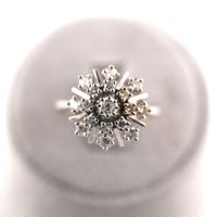 Weissgoldring mit Diamanten