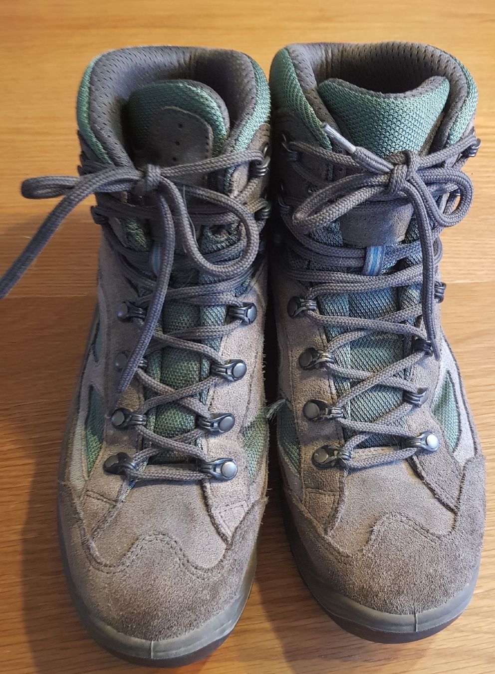 Lowa Scarpe da uomo: Lowa Wanderschuhe Gr.40 – Usato da Mauensee venduto da Braut-kleid 2