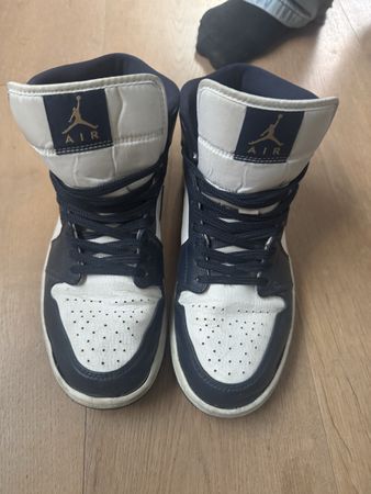Air Jordan 1 Mid - Top Zustand, Grösse 42 (US 8.5)