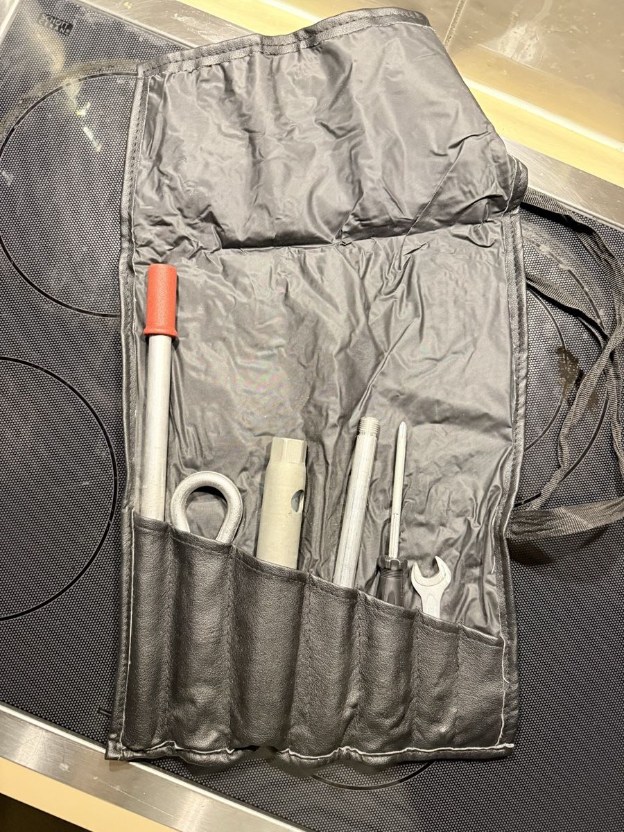 Porsche Tutti pezzi di ricambio auto: Porsche 996 Werkzeugkit Toolkit – Usato da Schaffhausen venduto da molson 1