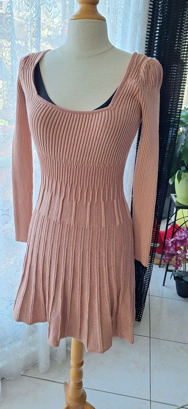 Guess Vestiti: Robe Guess rose Taille S – Usato da St-Triphon venduto da Jldr0