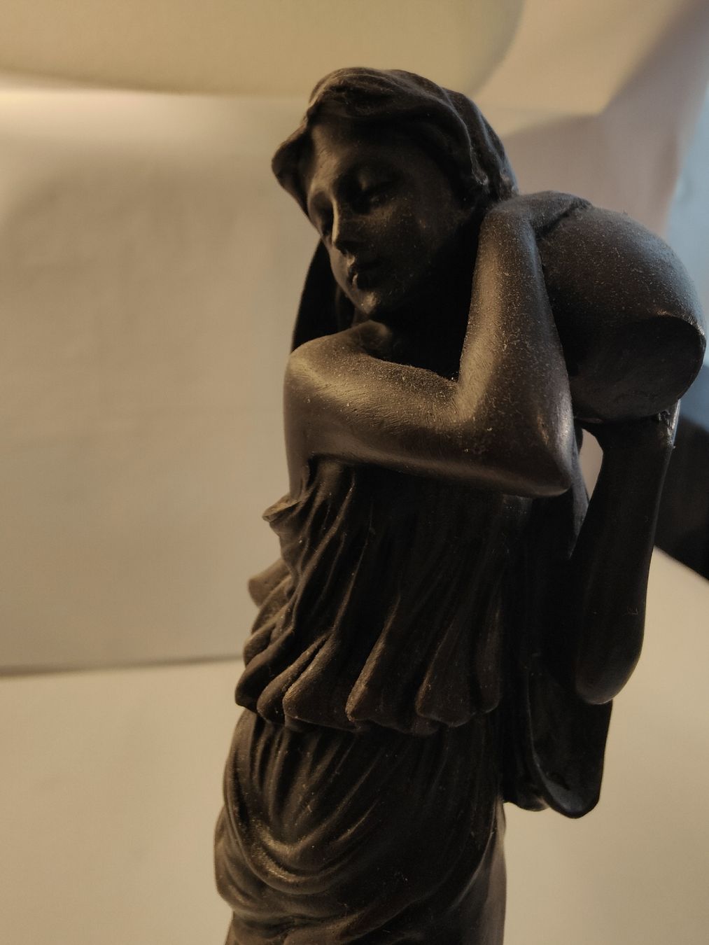 Sculture & Statue: Bronzefigur "Mädchen mit Krug" signiert Milo – Nuovo (secondo la descrizione) da Flumenthal venduto da mar_wyw8