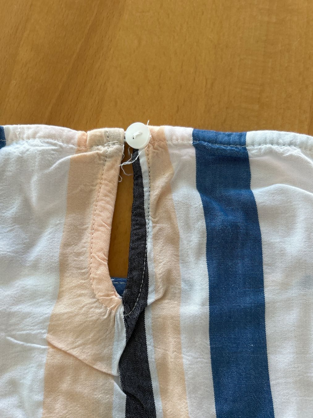 Camicette: Gestreifte Sommerbluse mit Trompetenärmeln – Usato da Buttisholz venduto da allule13 2