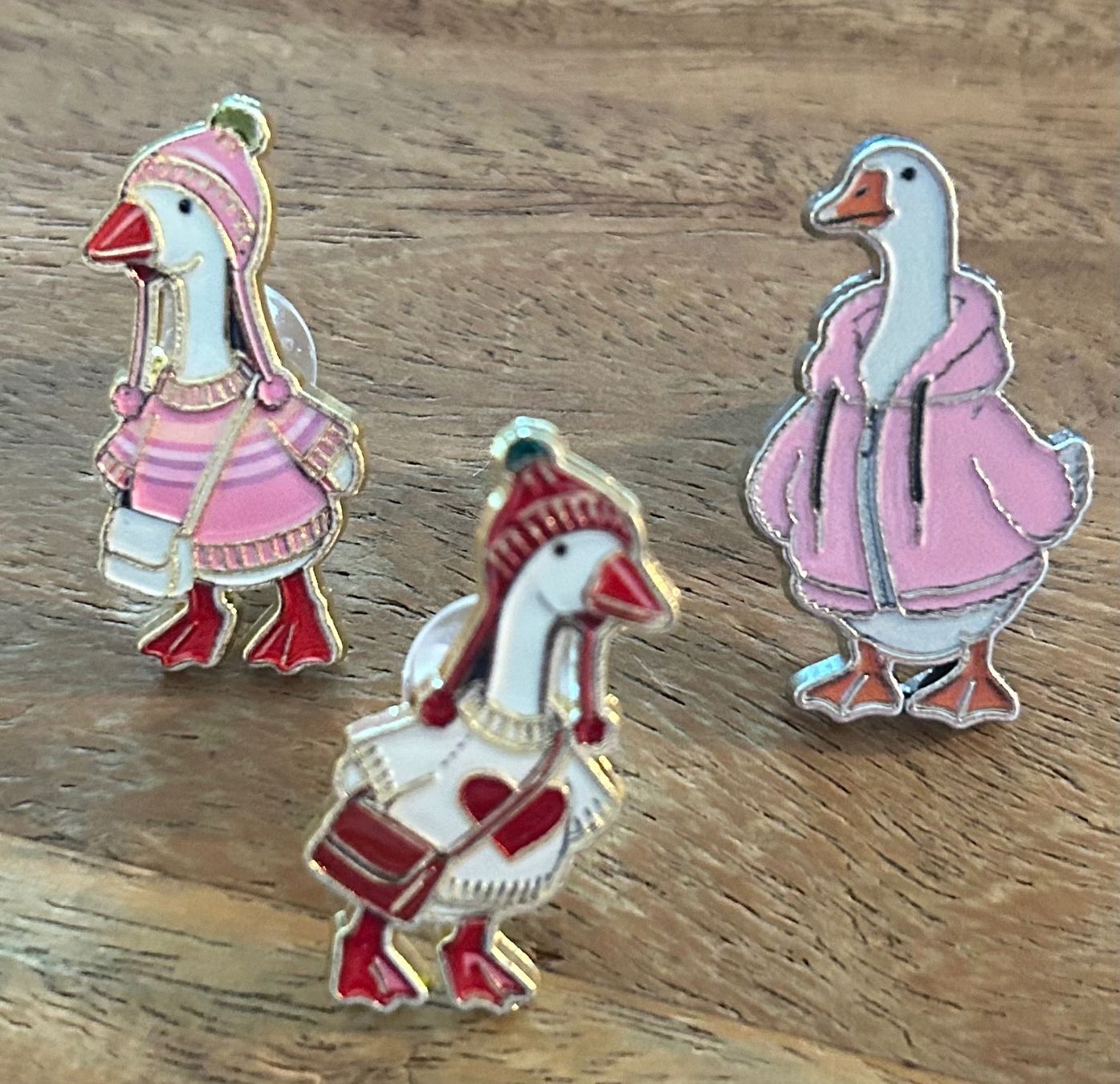 Plaketten & Abzeichen: 3x Lustiger Pin Gans – Neu und originalverpackt aus Geneve von vane267
