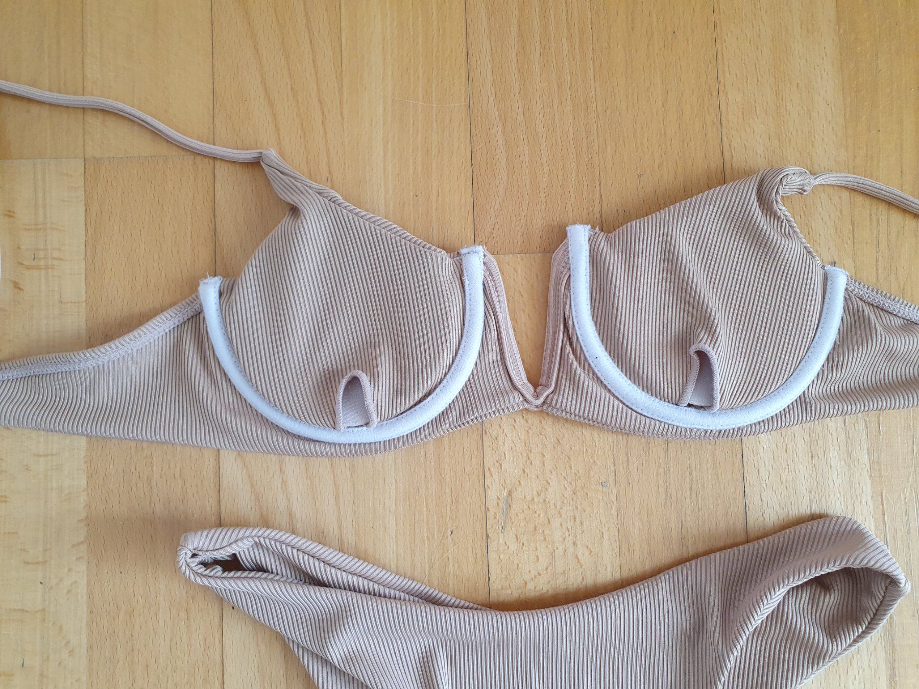 Costumi da bagno & Bikini: Sommer-Bikini, leicht gerippt, Gr. S – Usato da Kloten venduto da Hektor44 2