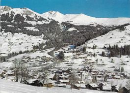 Lenk Dorf mit Schatt-und Seewlenhorn BE