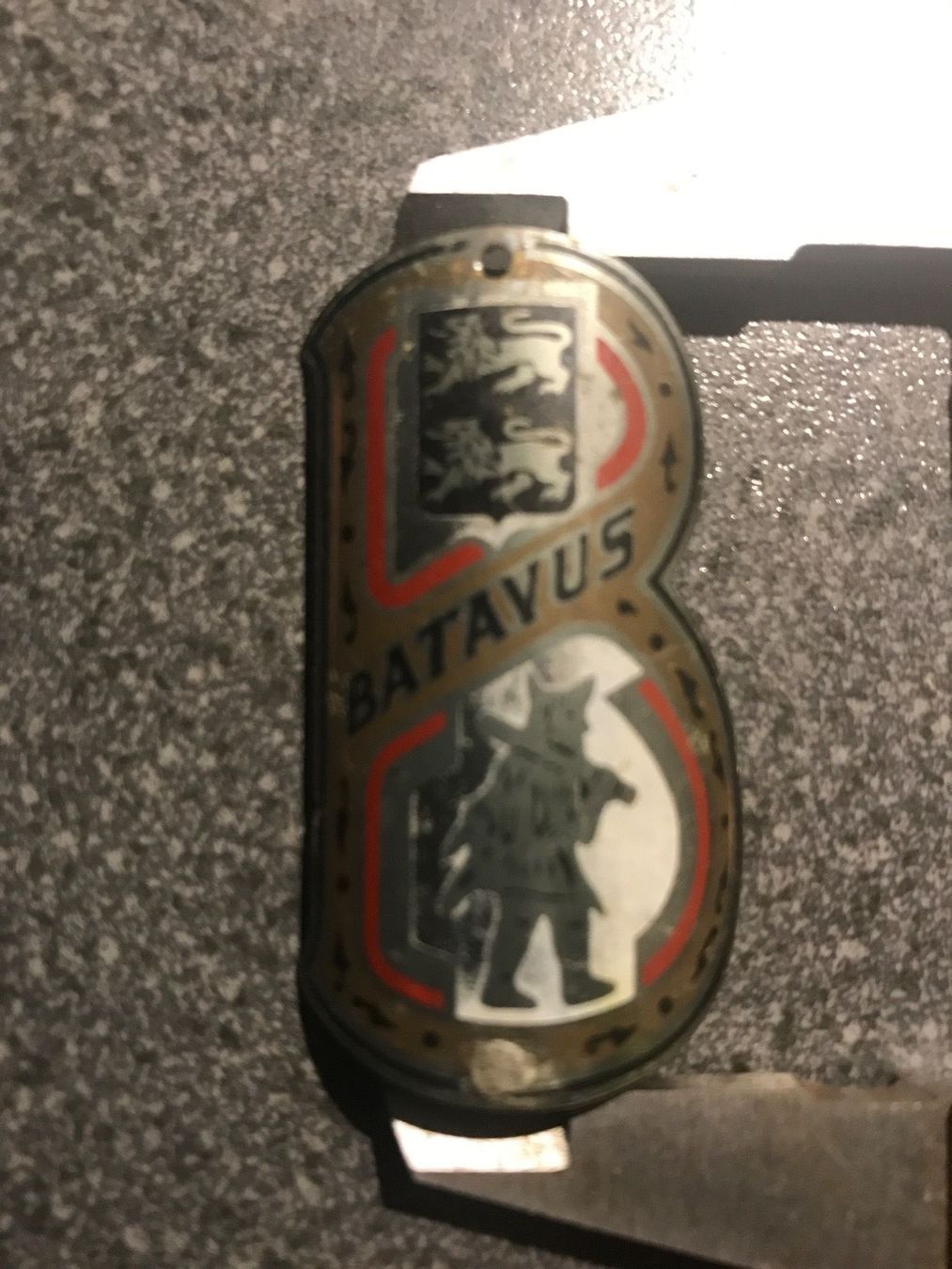 Batavus Ciclomotori: Batavus Vintage Steuerkopf-Emblem – Usato da Zürich venduto da Fisel1