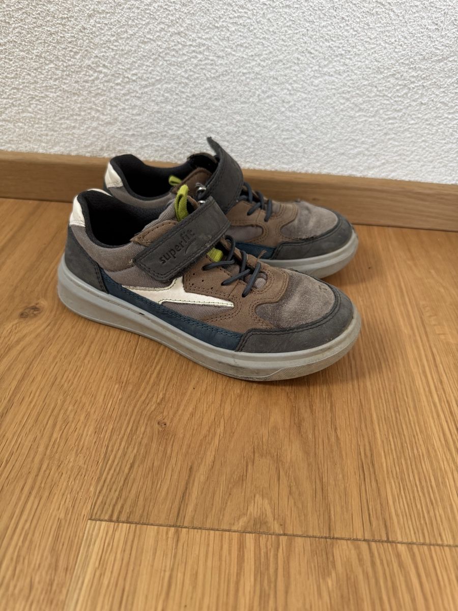 Scarpe per ragazzi: Superfit Schuhe Grösse 29 – Usato da Oltingen venduto da Funnyface