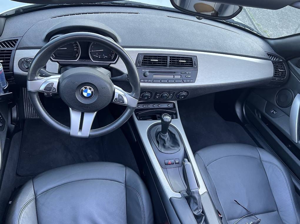 BMW Automobili: BMW Z4 2.2 – Usato da Gebenstorf venduto da Suisse1956 3