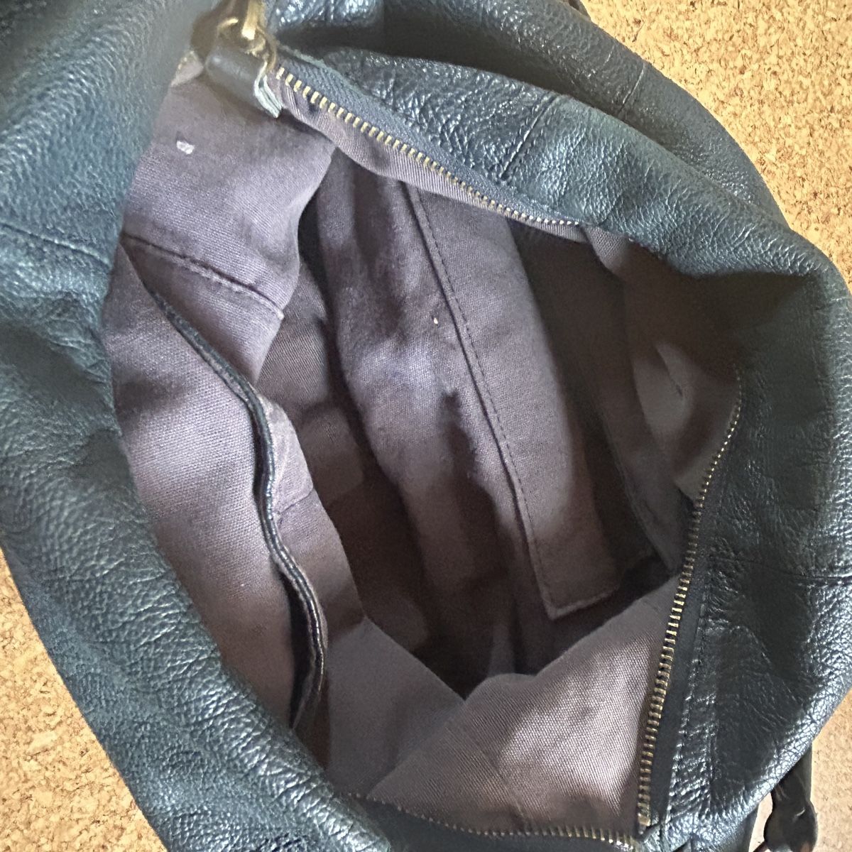 Liebeskind Borse da donna: Liebeskind Berlin Ledertasche dunkelblau – Usato da Laufen venduto da belleskulptur 7