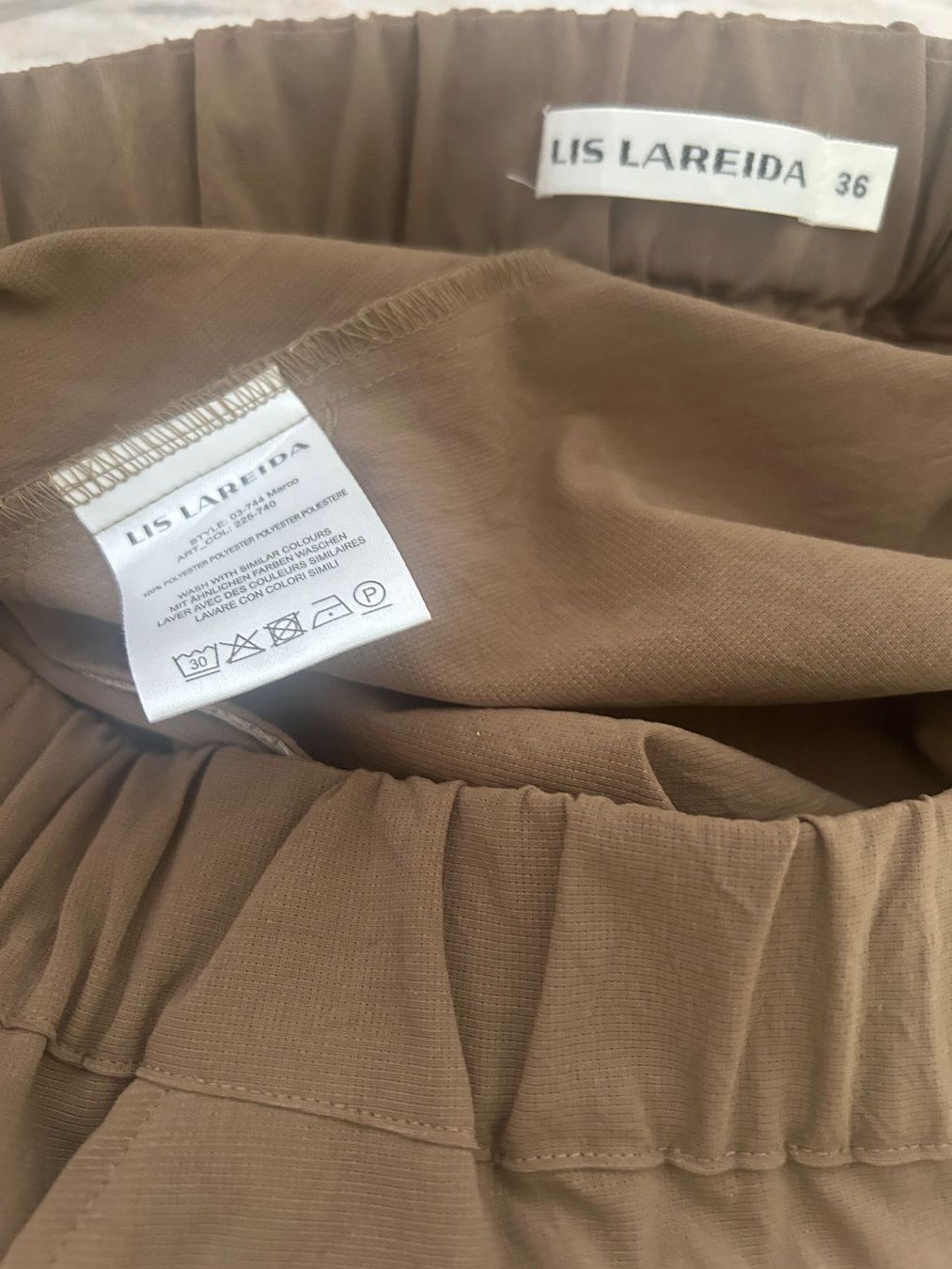 Lis Lareida Hosen: LIS LAREIDA Hose Gr. 36 – Gebraucht aus Widen von Ragusa33 5