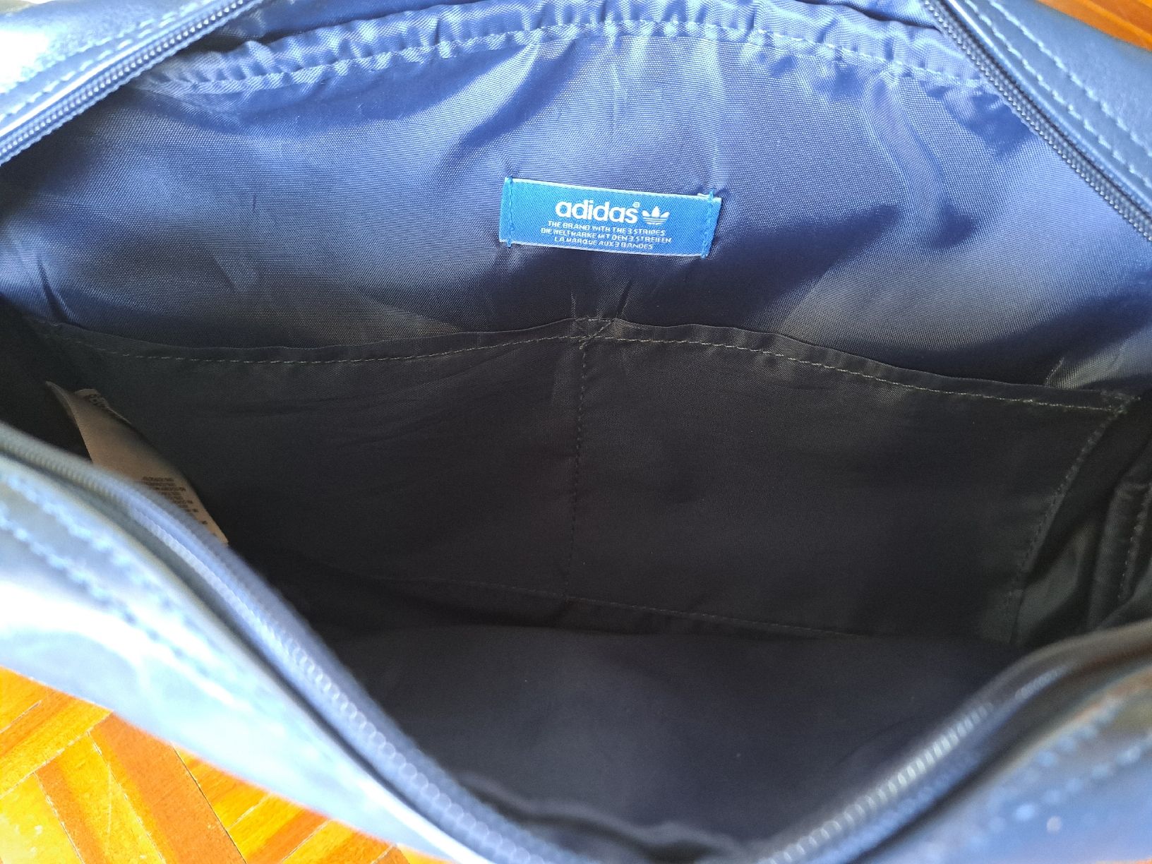 Adidas Borse: Vintage Adidas Tasche – Usato da Taverne venduto da SelenaR. 3