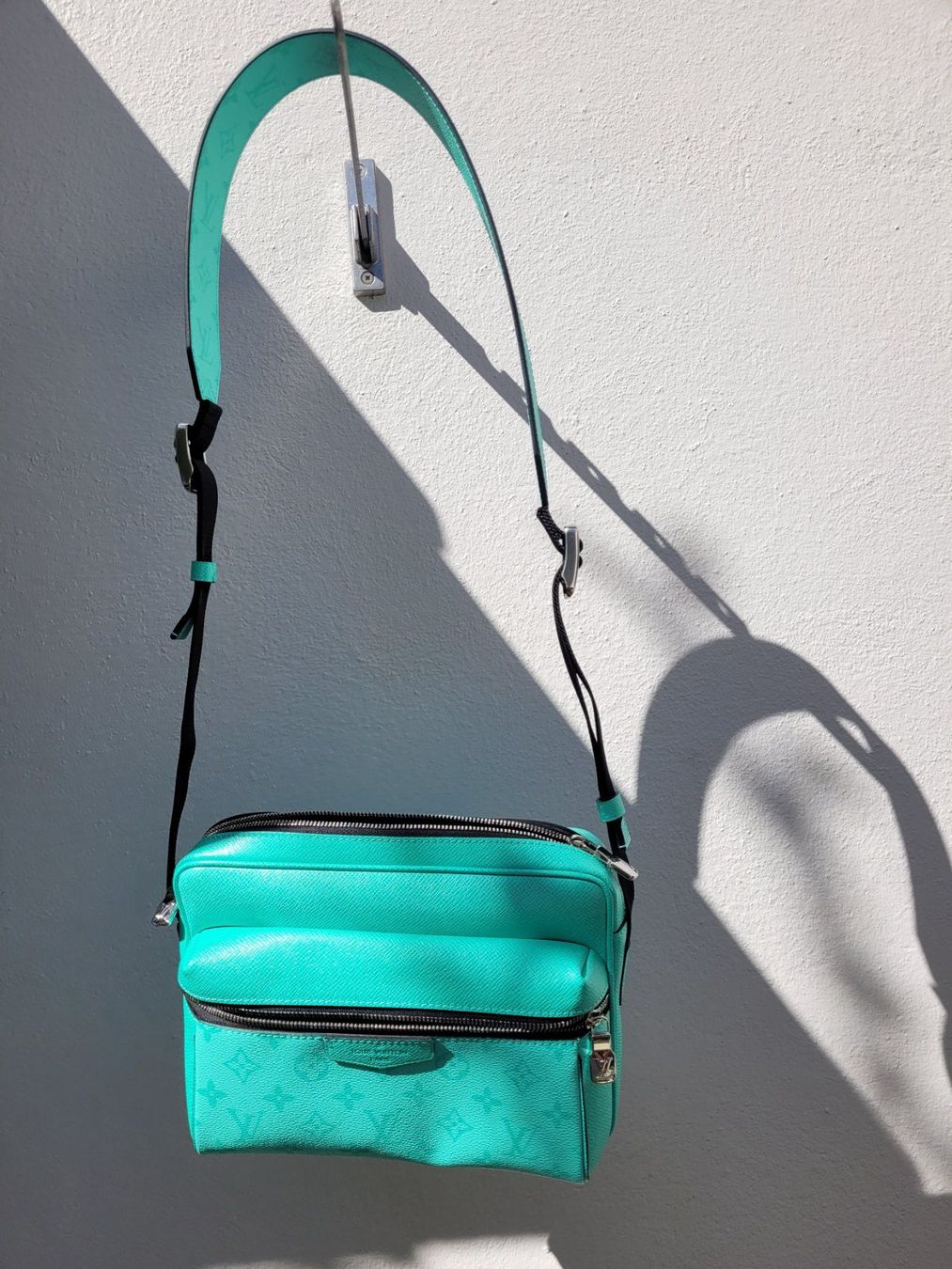 Louis Vuitton Borse: Louis Vuitton Outdoor Messenger PM Eclipse Bag – Nuovo (secondo la descrizione) da Balsthal venduto da Marche 1