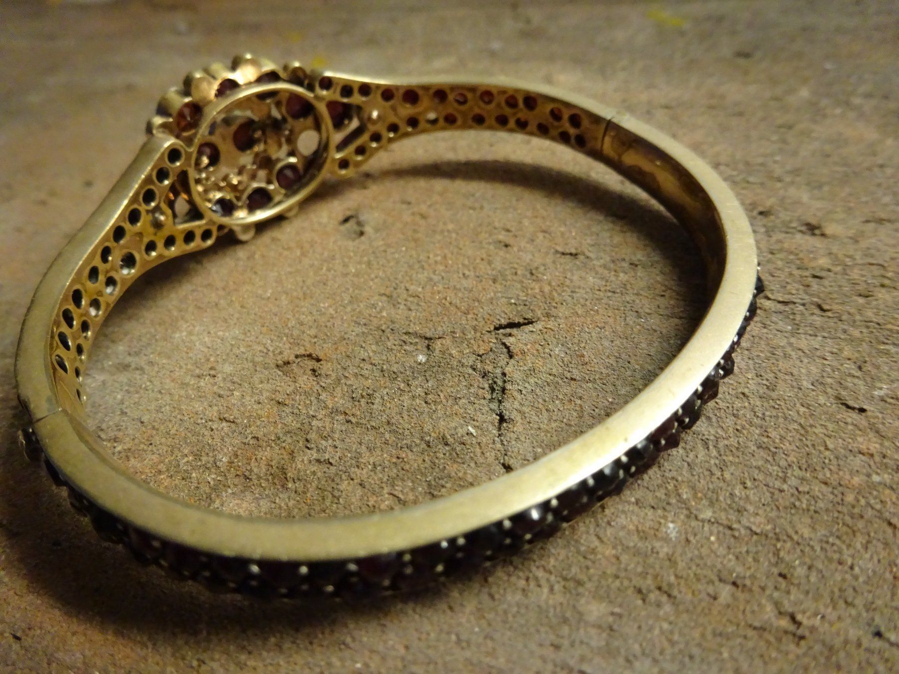 Bracciali & Braccialetti: Antiker Granat Armreif – Usato da Esslingen venduto da FetteSchnecke 6