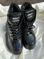 Mädchen- oder Damenschuhe mit Fell - Grösse 39/39.5 - NEU
