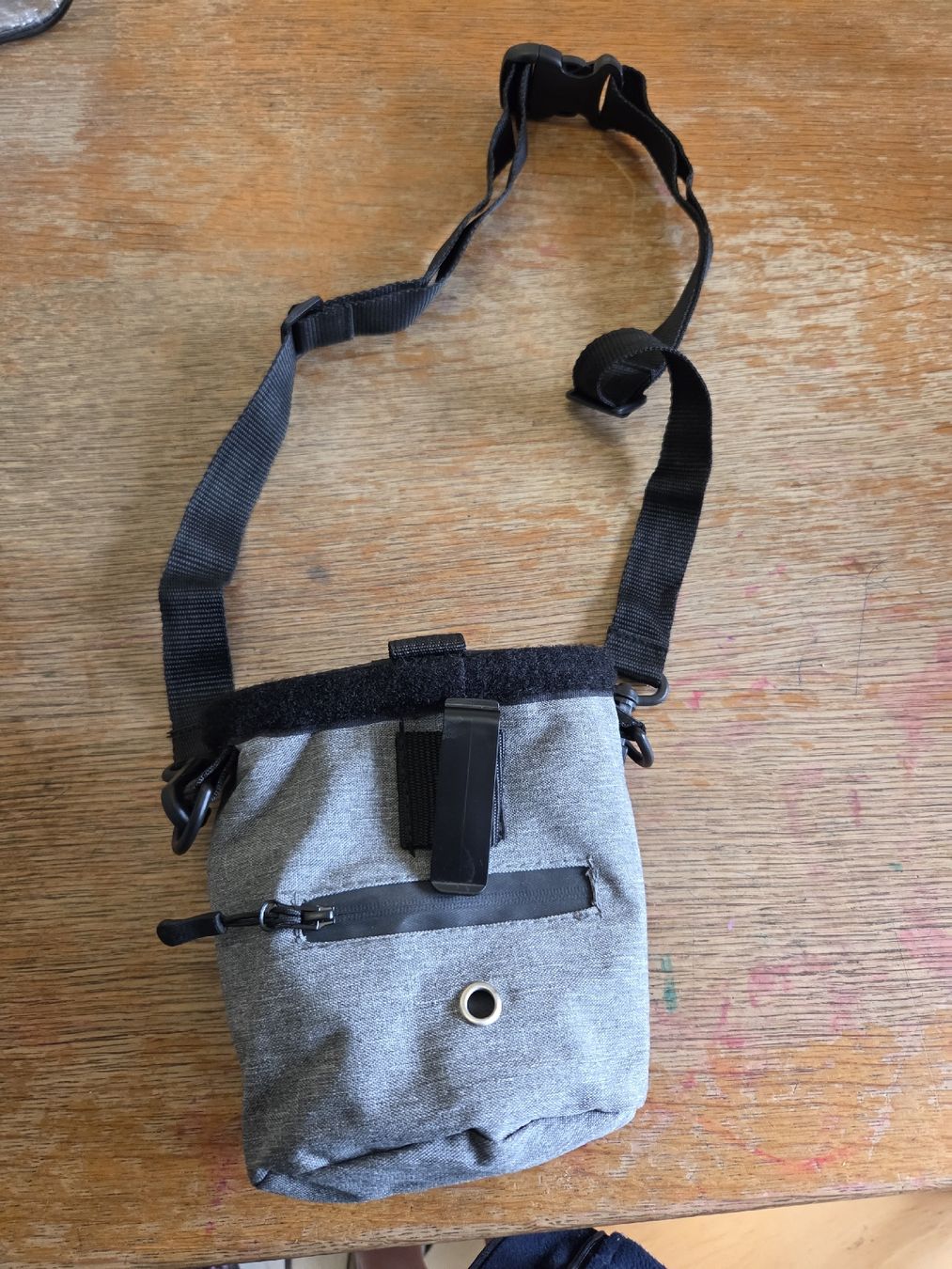 Trixie Taschen: Futterbeutel Trixie grau mit Tragegurt – Neu (gemäss Beschreibung) aus Aarberg von chr_9v67 1