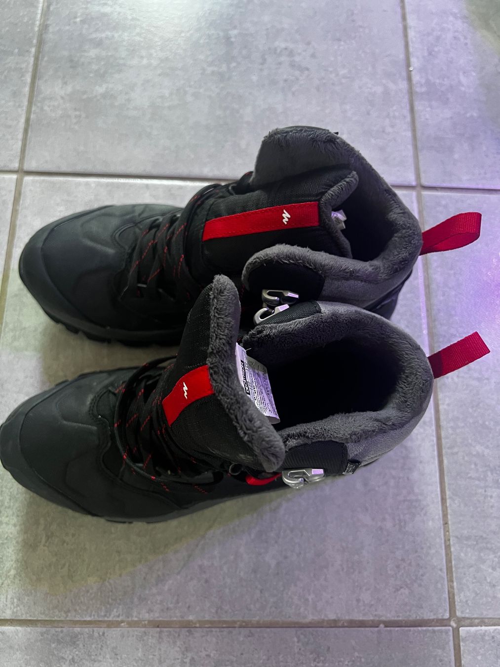 Decathlon Scarpe da uomo: Chaussures de randonnée hiver – Usato da Plan-les-Ouates venduto da Coer