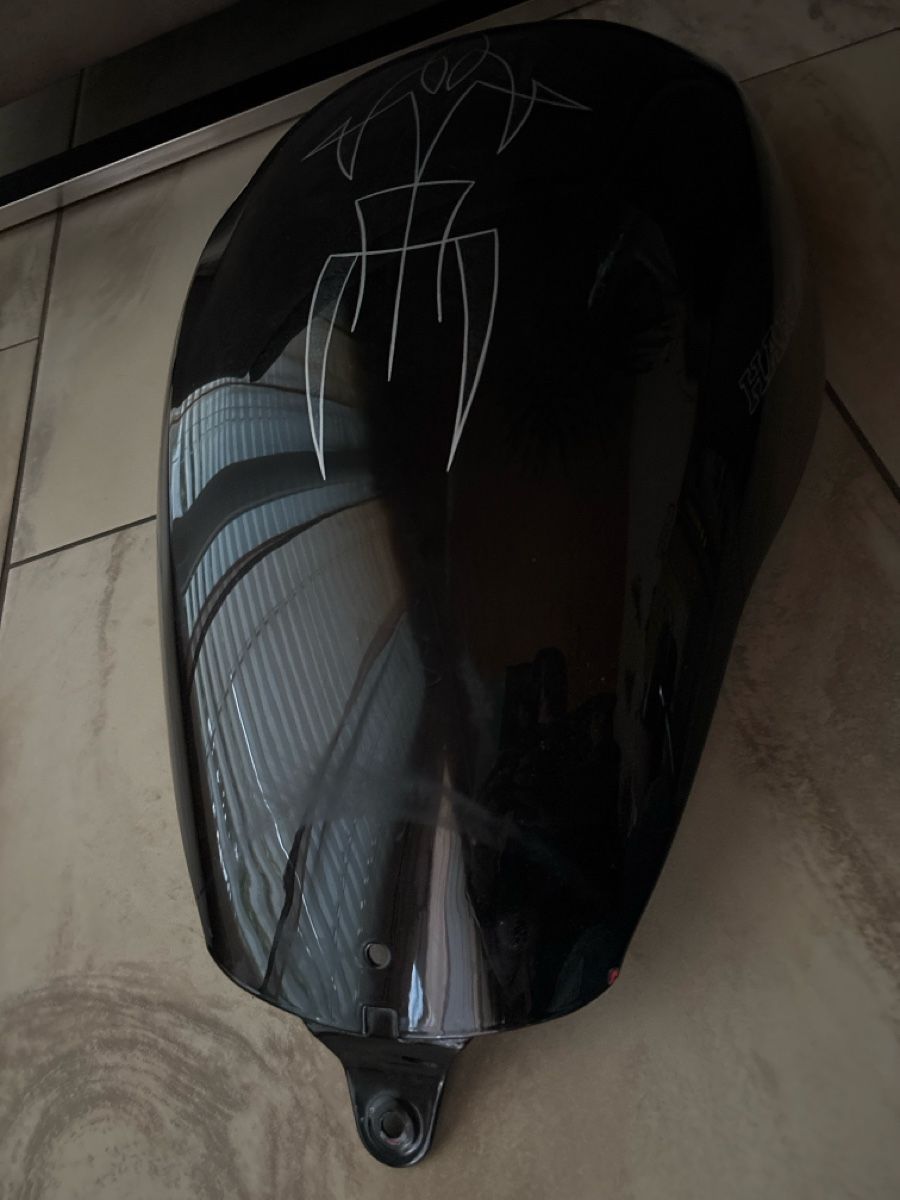 Harley-Davidson Tutti i ricambio per moto: Cache Réservoir pour Harley Davidson 1250 cm3 – Usato da Evionnaz venduto da roh_l5yz 1