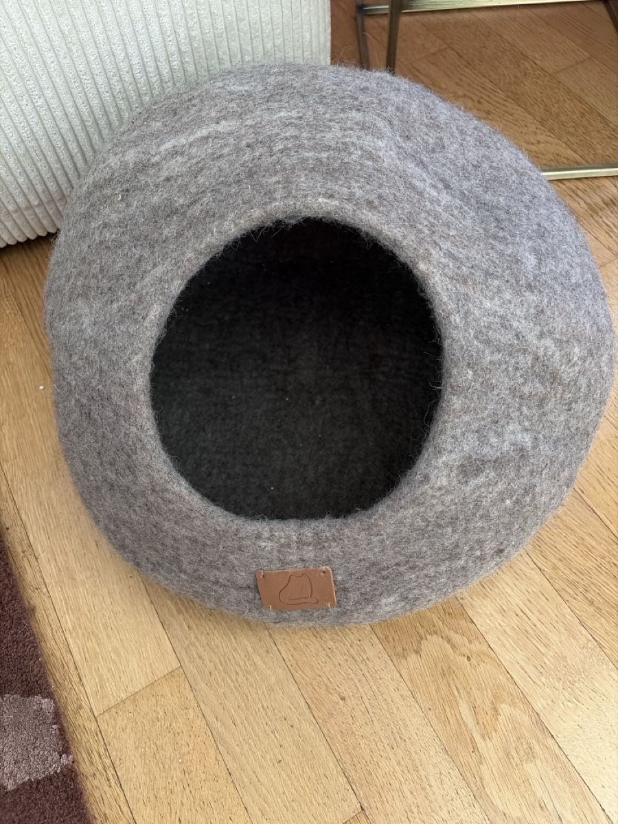 Liege- & Schlafplätze: Panier pour chat - feutrine  – Neu (gemäss Beschreibung) aus Martigny von O96