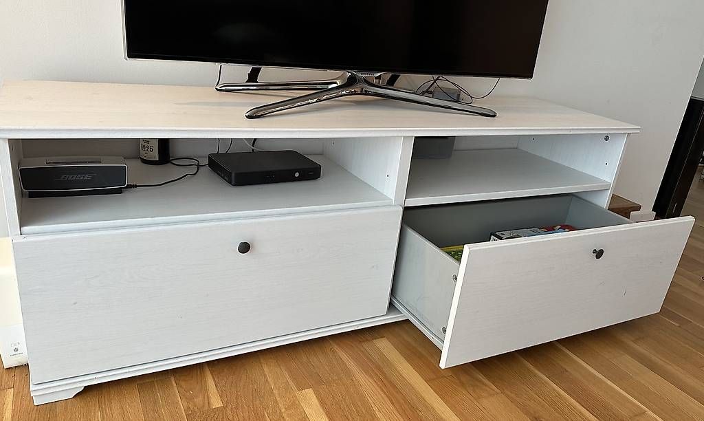 Ikea TV Möbel: Fernsehmöbel IKEA Hemnes – Gebraucht aus Luzern von val_zzf8 1