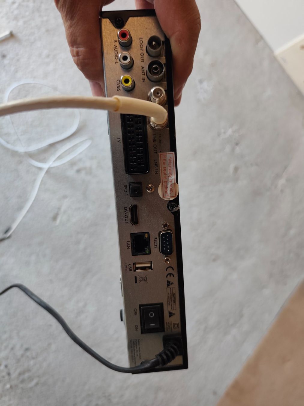 Ricevitori: SAT mit Stativ inkl.Reciver und Kabel – Usato da Oeschgen venduto da haderlump65 5