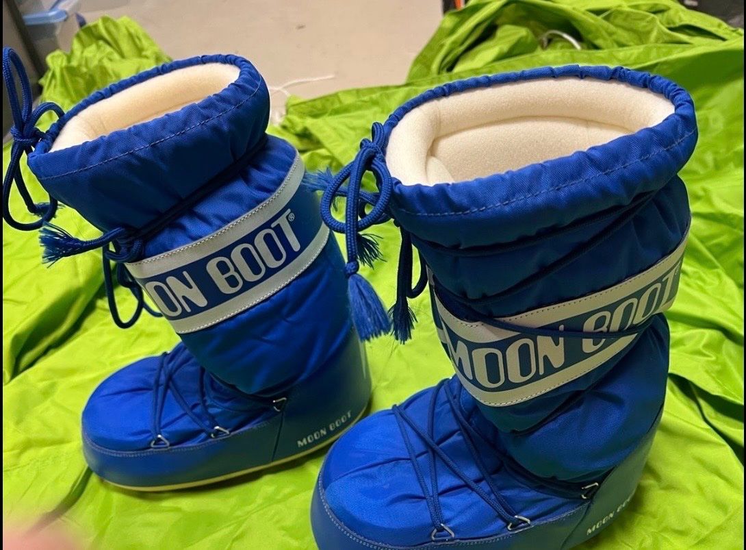 Moon Boot Scarpe da uomo: Moon Boot Nylon Blau Gr. 42/44 – Usato da Gwatt (Thun) venduto da marcramseier 1
