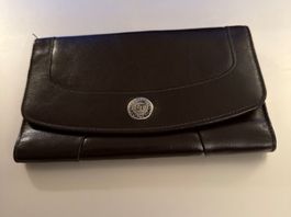 Le Tanneur Dark Brown Leather Wallet - Stylish!
