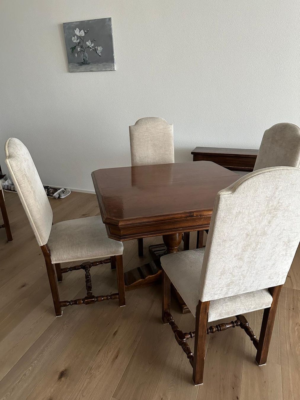 Set di tavolo e panche: Nussbaum Tisch, Stühle und Konsole – Usato da Geroldswil venduto da Sargentimento