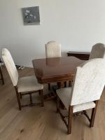 Nussbaum Tisch, Stühle und Konsole