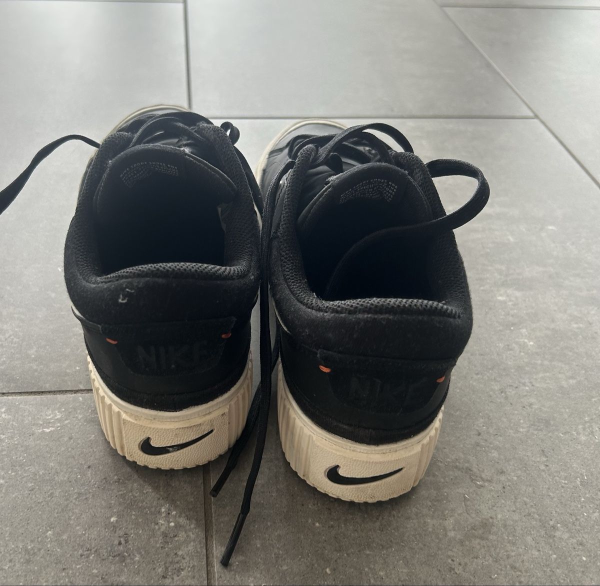 Nike : Hochwertige Nike Sneakers – Nuovo (secondo la descrizione) da Langenthal venduto da Juni13 2