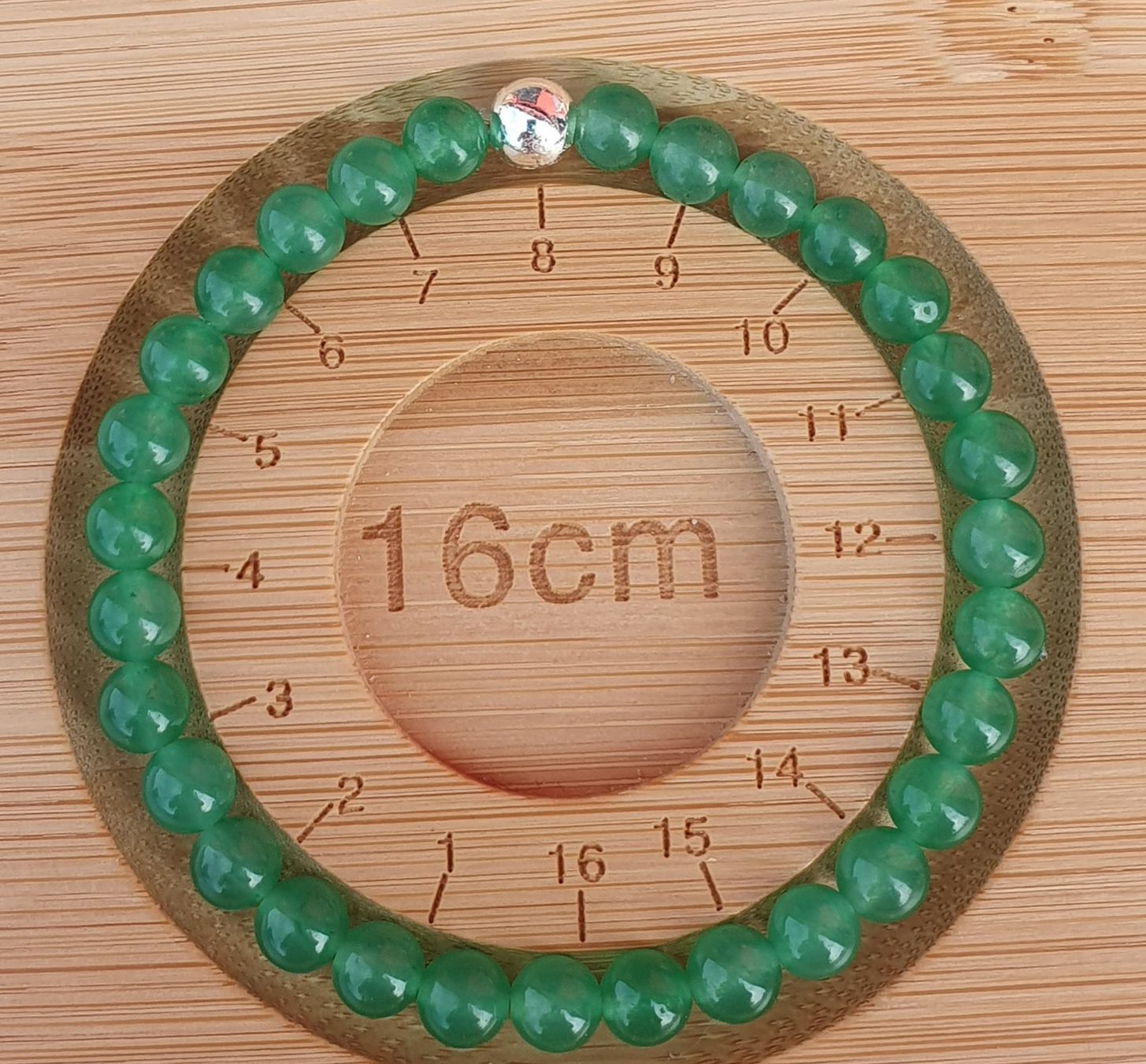 Bracciali & Braccialetti: Malaysische Jade 6 mm Perlen - Elast - Armband grün – Nuovo (secondo la descrizione) da Hombrechtikon venduto da mincky