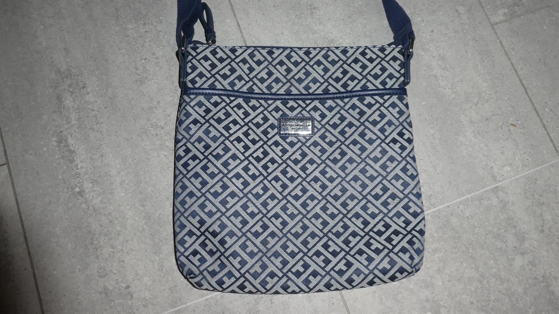 Borse da donna: Tommy Hilfiger, schöne Tasche – Nuovo (secondo la descrizione) da Wiesendangen venduto da Sinhuk 2