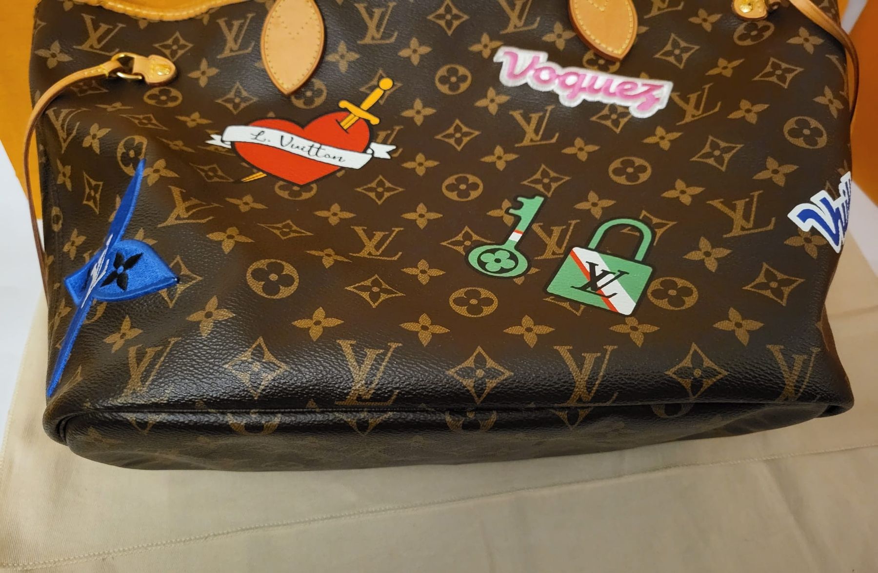 Louis Vuitton Borse da donna: Louis Vuitton Neverfull MM Monogramm Canvas Patches – Usato da Gattikon venduto da lavric_d 7