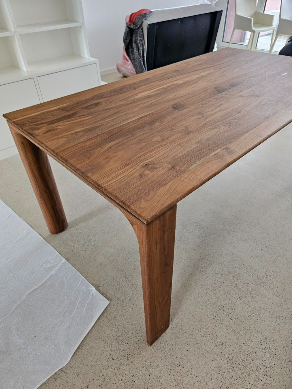 Rolf Benz Set di tavolo e panche: Esszimmer-Ensemble aus Nussbaum inkl. Lederstühle – Nuovo (secondo la descrizione) da Rheinfelden venduto da Formiga1 1