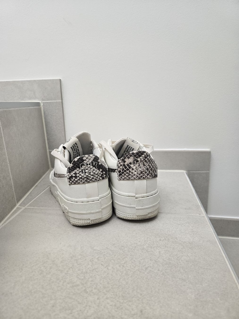 Nike Scarpe da donna: Nike Air force Pixel 36,5 – Usato da Plan les ouates venduto da deb_v989 2