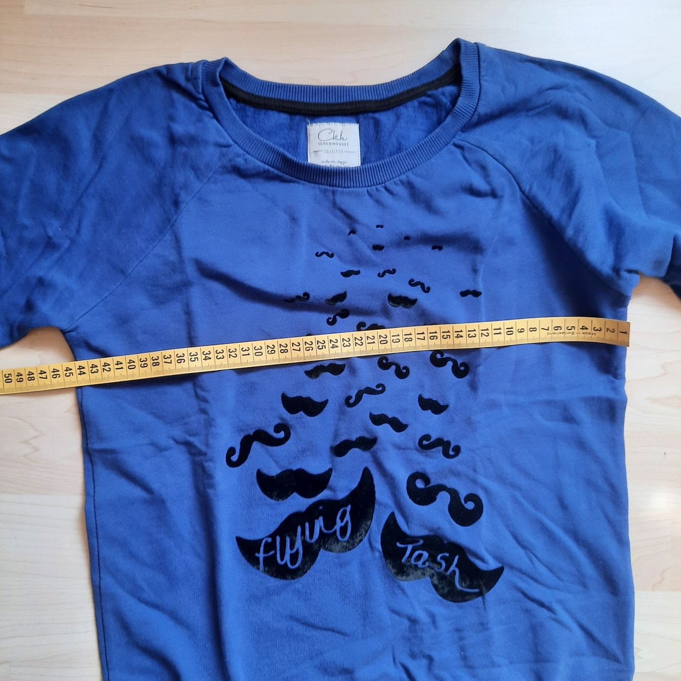 Pullover & Sweatshirts: Pullover – Gebraucht aus Hinwil von Zom 3