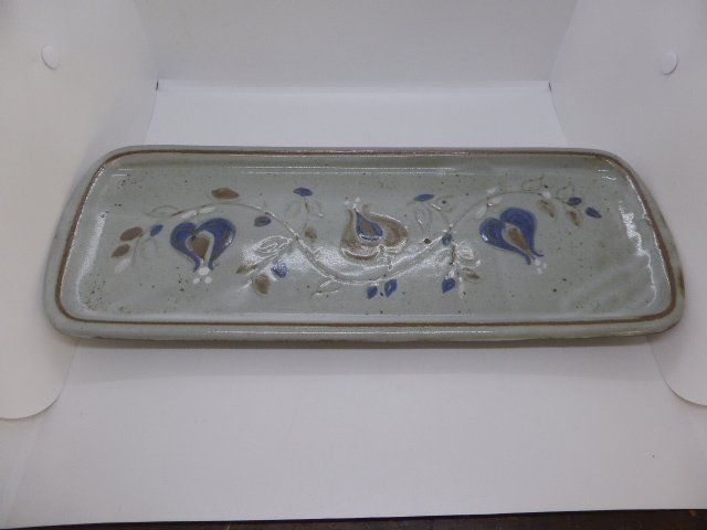 Piatti di portata: Plat à cake signé ATCH Thierry et Chantal Robert en grès – Usato da Porrentruy venduto da Kim017