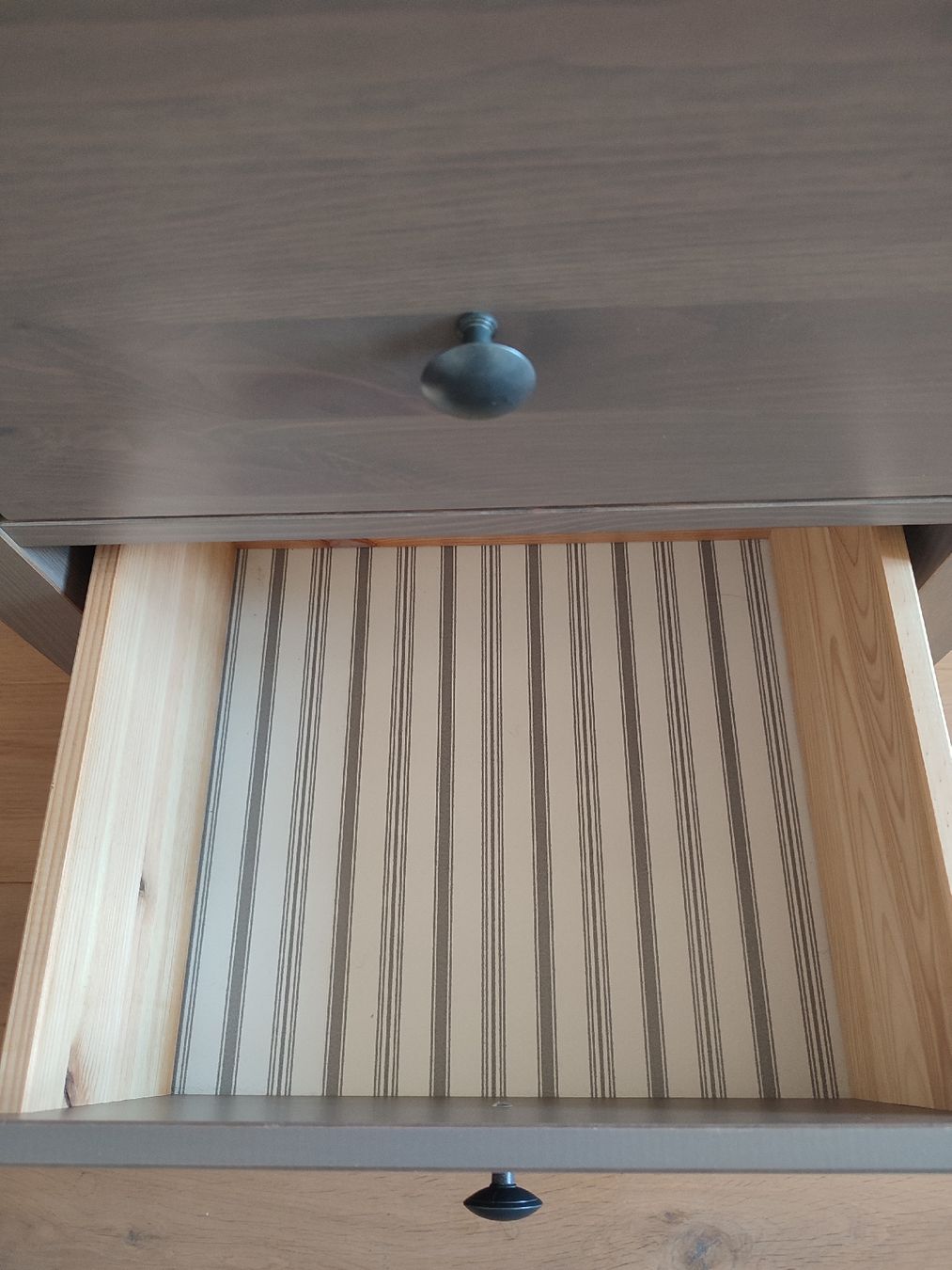 Ikea Comodini: Hemnes Nachttisch – Usato da Zürich venduto da Therese 3