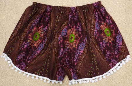 Shorts kurze Festival Hose aus Viskose mit Pompons