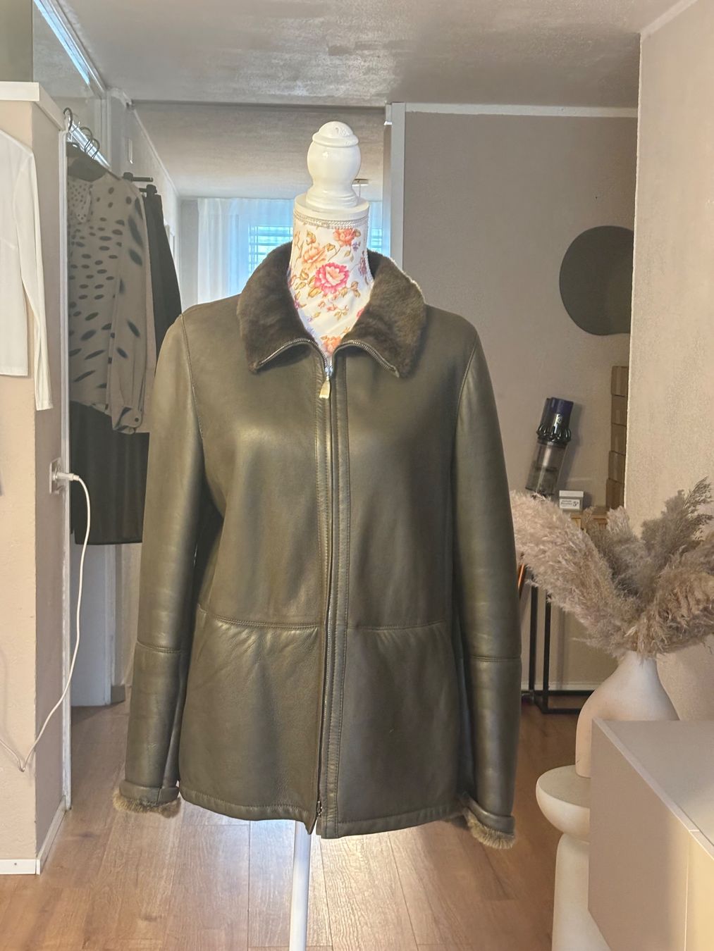 Max Mara Giacche: Max Mara Lammfelljacke – Usato da St. Margrethen SG venduto da dijanaO 6