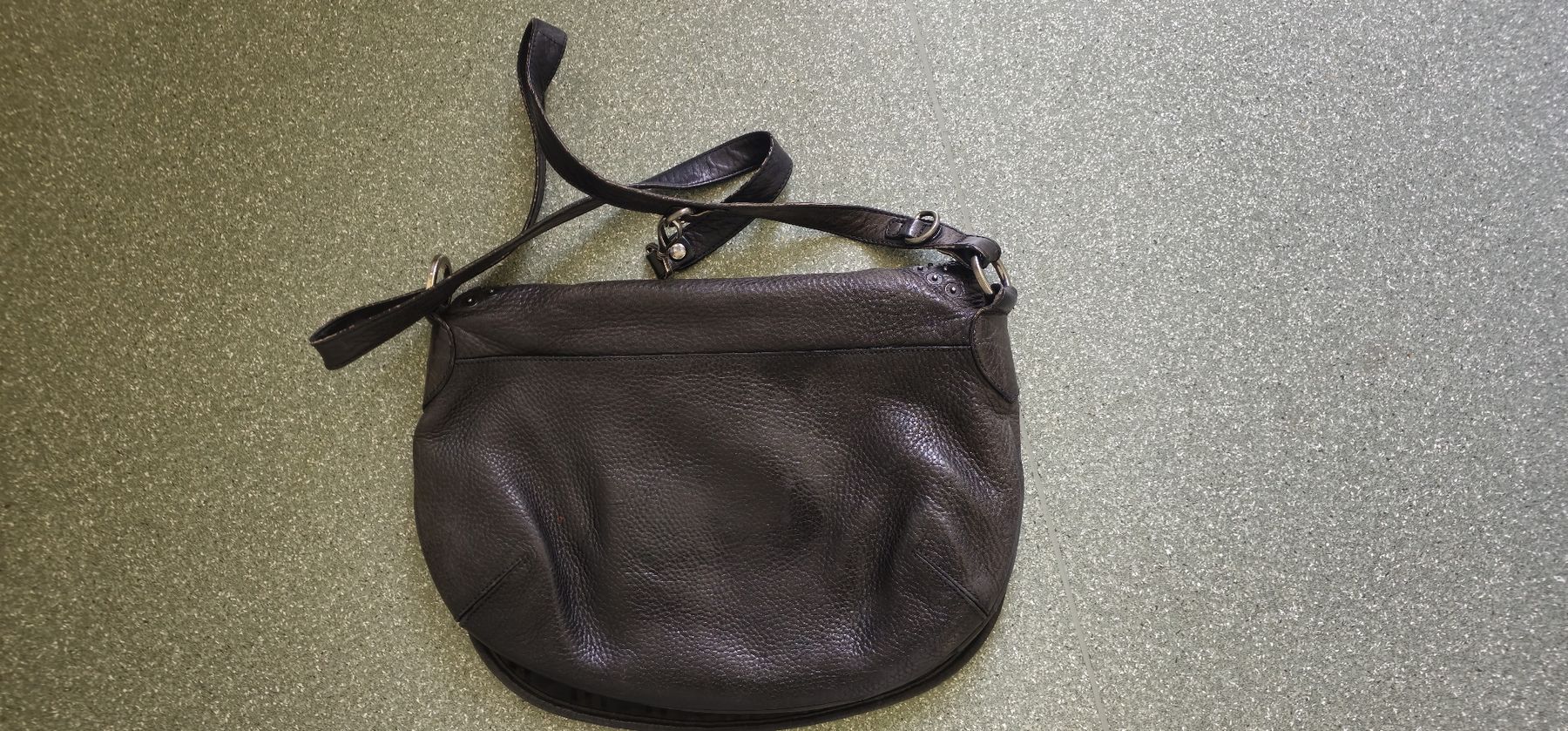 Hogan Taschen für Damen: Dunkelgrüne Hogan Ledertasche – Gebraucht aus Luzern von TausendD