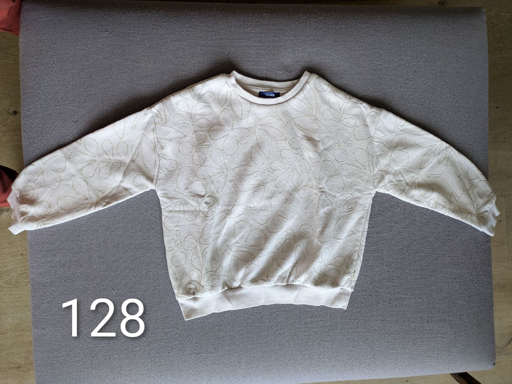 Lotti & Set di vestiti: Pull fille 7 - 8 ans – Usato da Pully venduto da FlorWoll