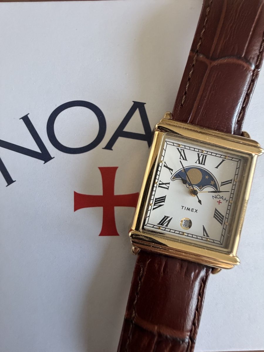 Timex Uhren: Noah x Timex Moon Phase Watch – Neu (gemäss Beschreibung) aus Thalwil von LLIIOORR