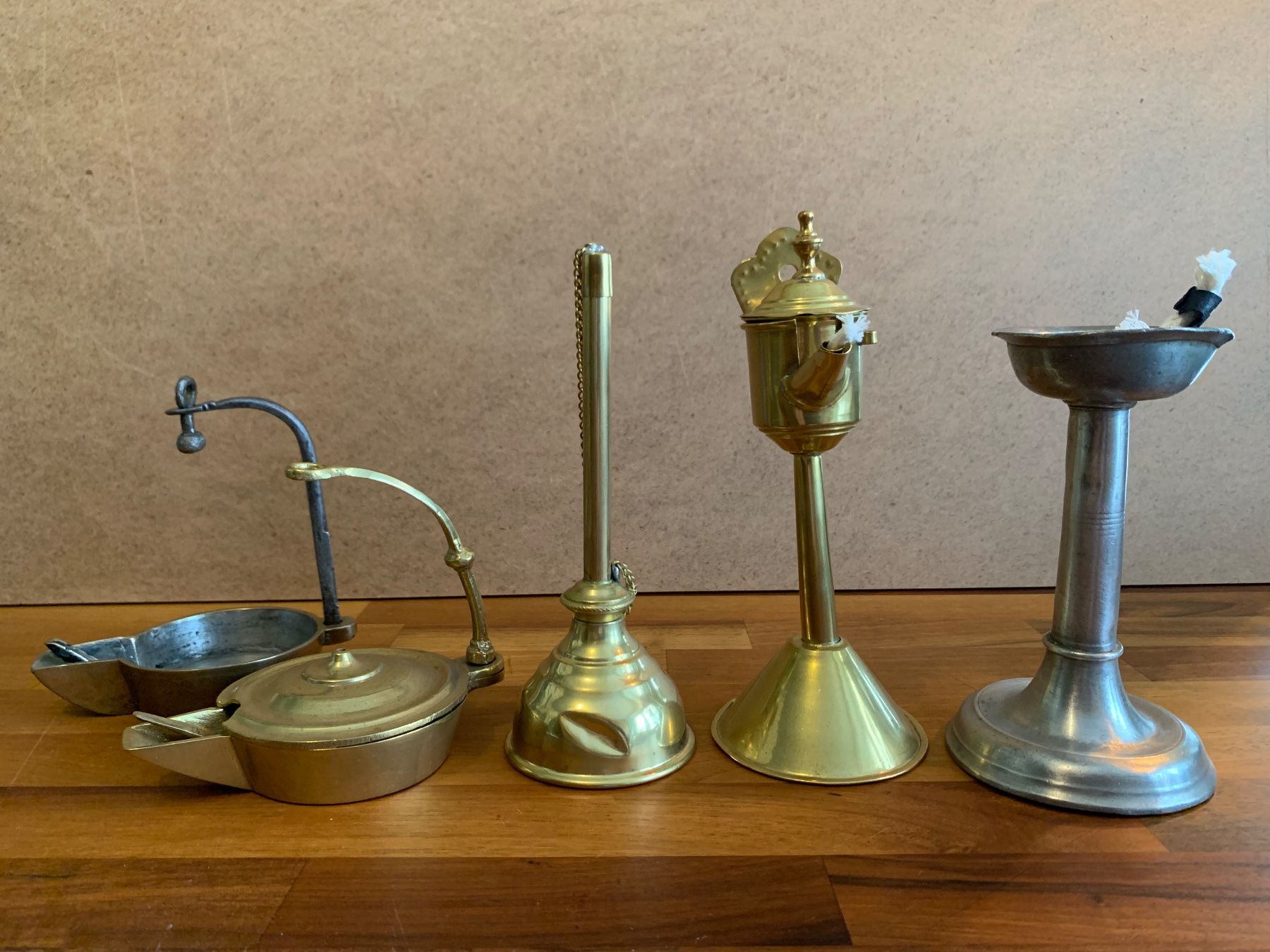 Lampade: 5 schöne alte Öllampen – Usato da Winterthur venduto da sommer_2019