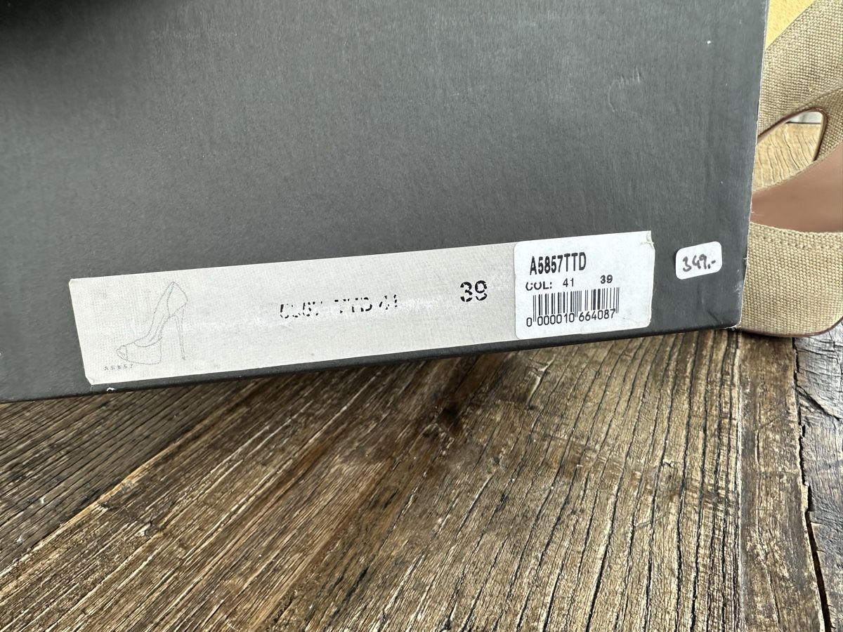 Chaussures femmes: Barbara Bui 39 neu – Neuf avec emballage d'origine à Wollerau par NinaWollerau 1