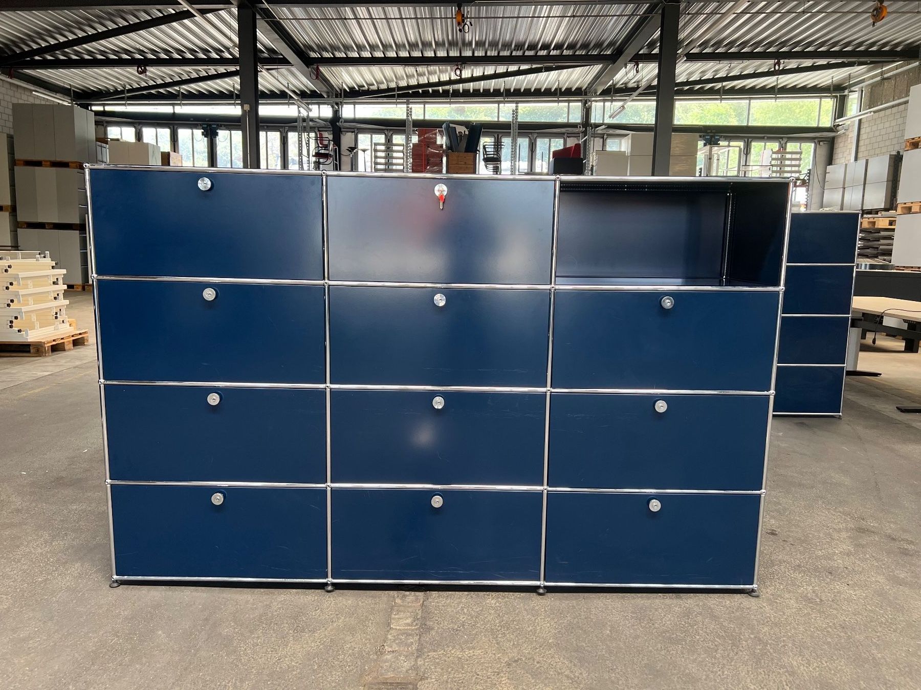 USM Scaffali: USM Haller Highboard 3x4 in blau – Usato da Wangen an der Aare venduto da TBYN