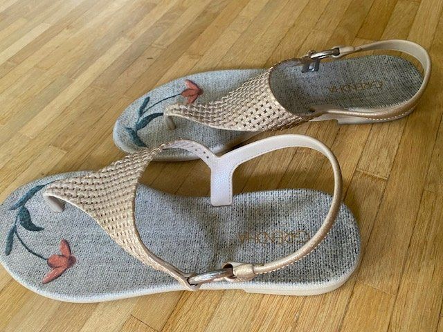 Scarpe da donna: Golden schimmernde Sandalen, strand hit, grösse   39 – Nuovo (secondo la descrizione) da Zürich venduto da linlin02 1