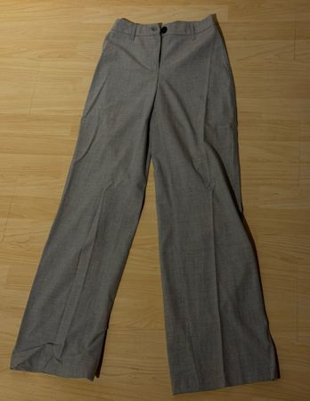 Bershka Hose grau, Grösse 32, neuwertig