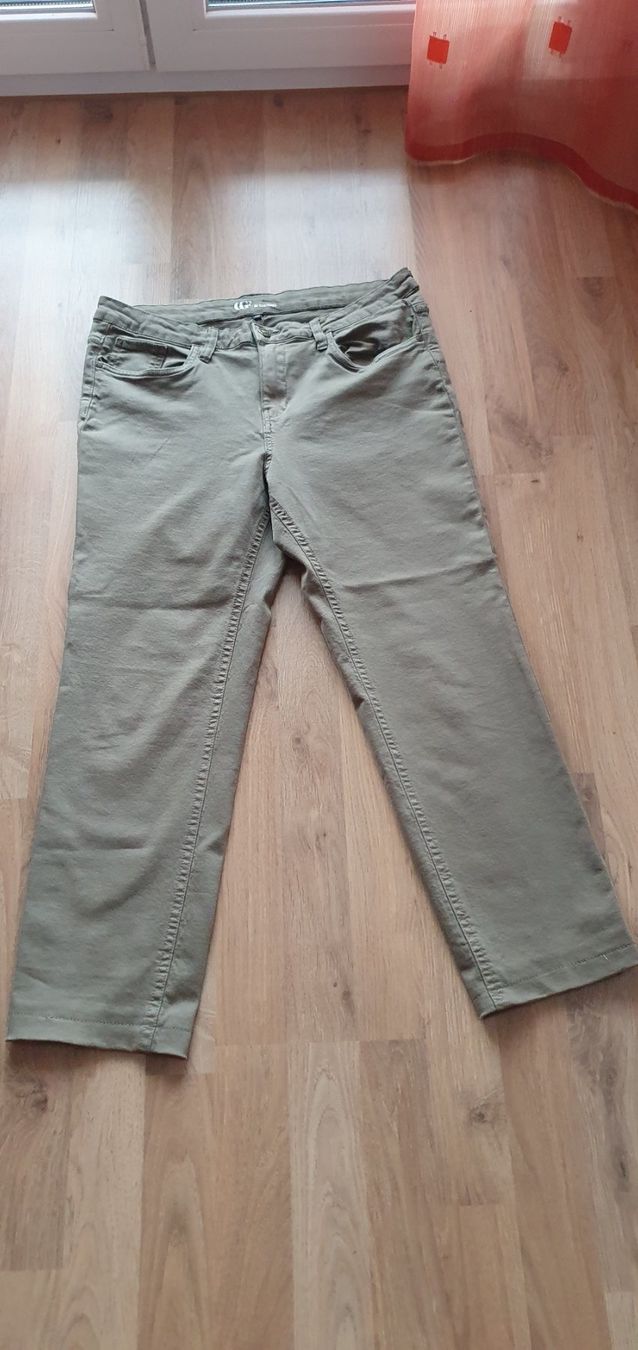 Jeans: 4 Paar Hosen, Gr. 40 – Usato da Wallenwil venduto da Rainbow45 6