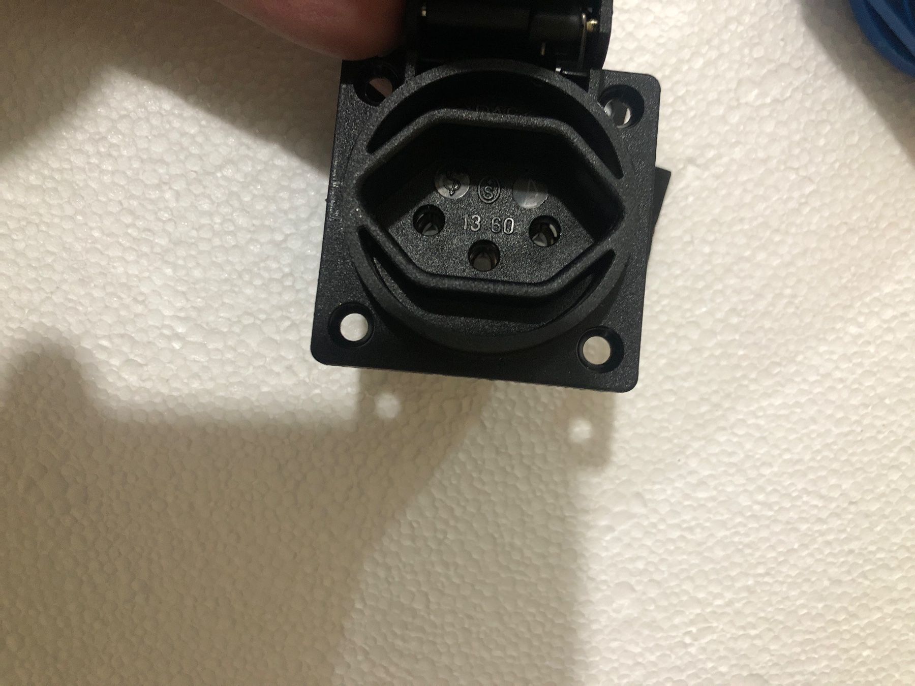 Stecker: Einbausteckdose Steckdosen  32A  +16-10A – Gebraucht aus Biel-Bienne von alos07 4